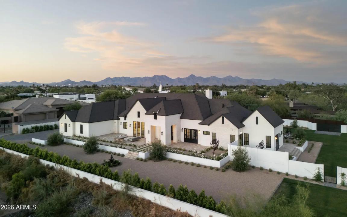 Real Estate Picture 8