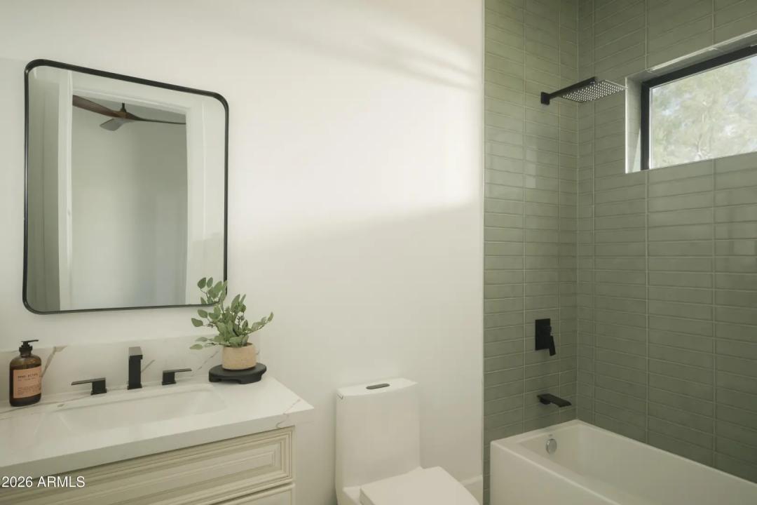 Real Estate Picture 37