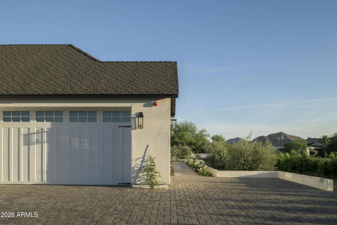 Real Estate Picture 9