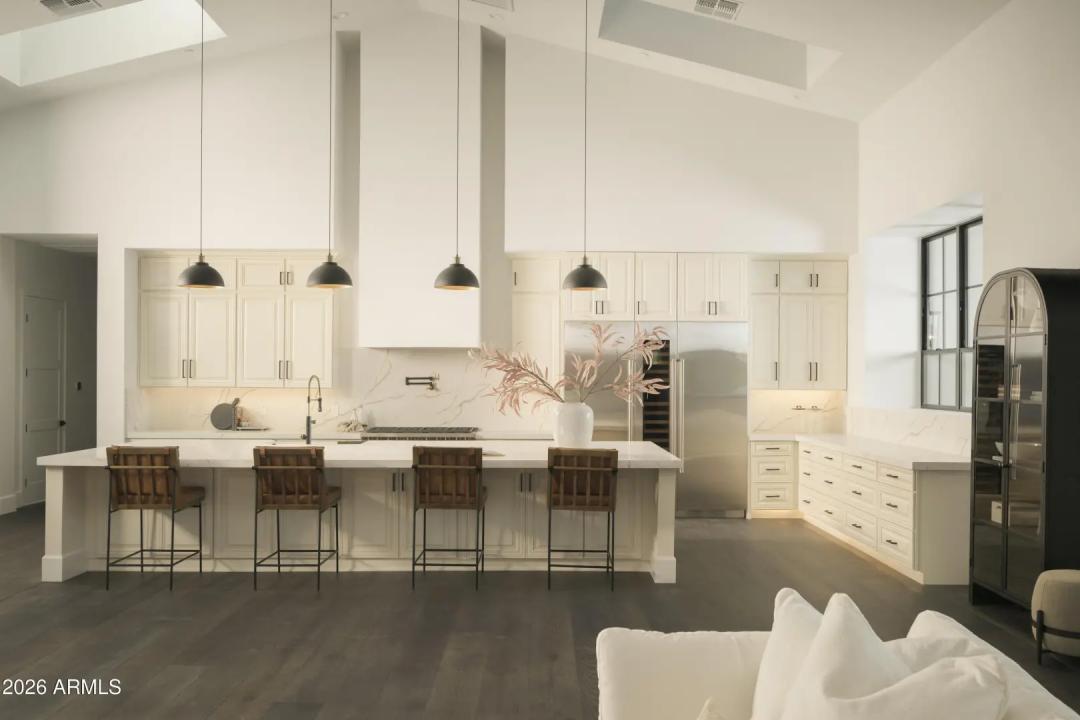 Real Estate Picture 12