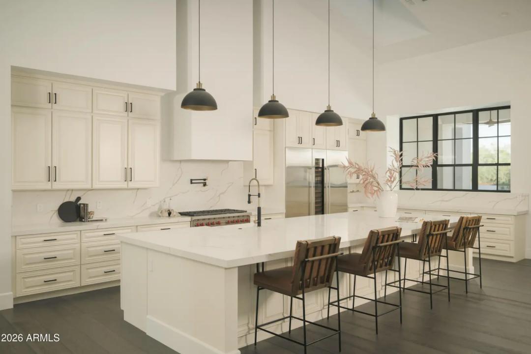 Real Estate Picture 10