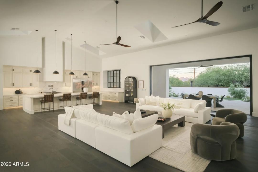 Real Estate Picture 22