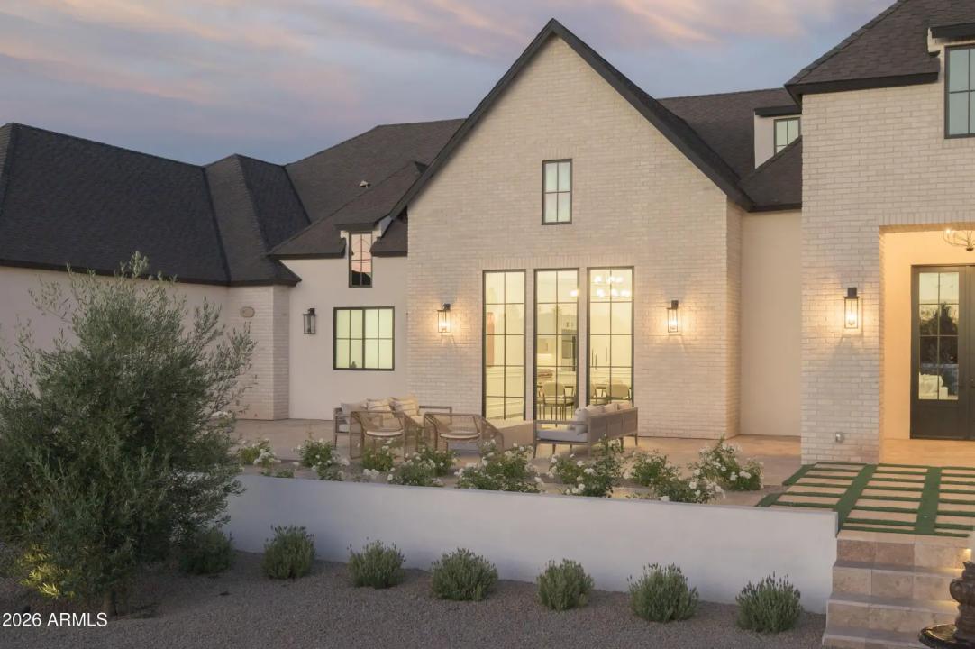 Real Estate Picture 3
