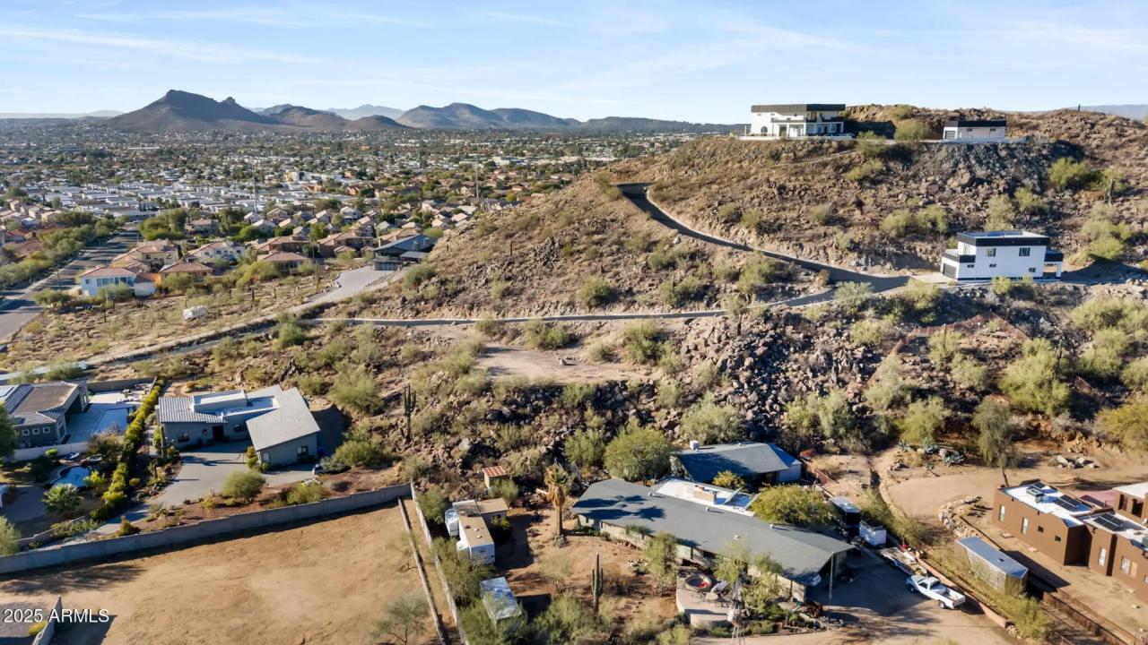 Real Estate Picture 8