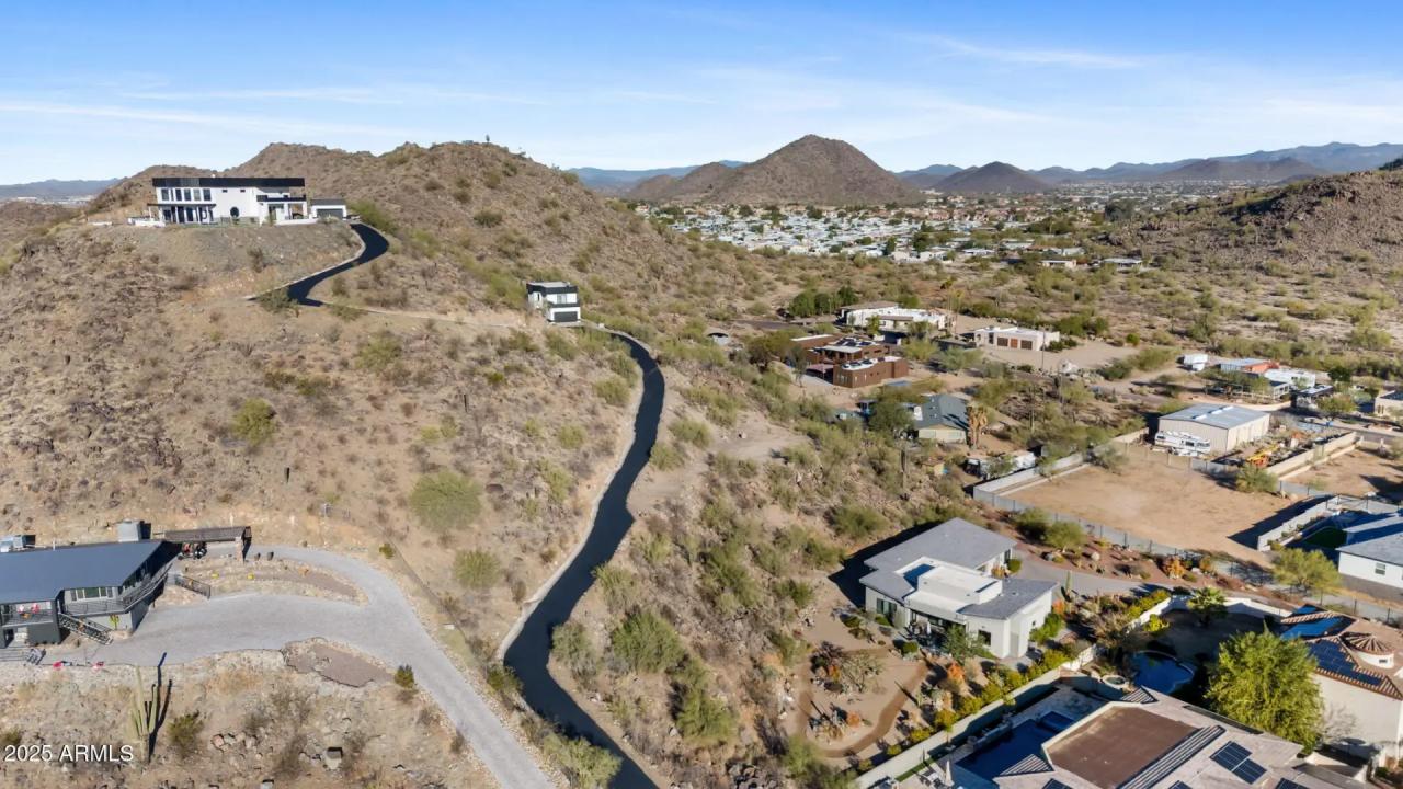 Real Estate Picture 11