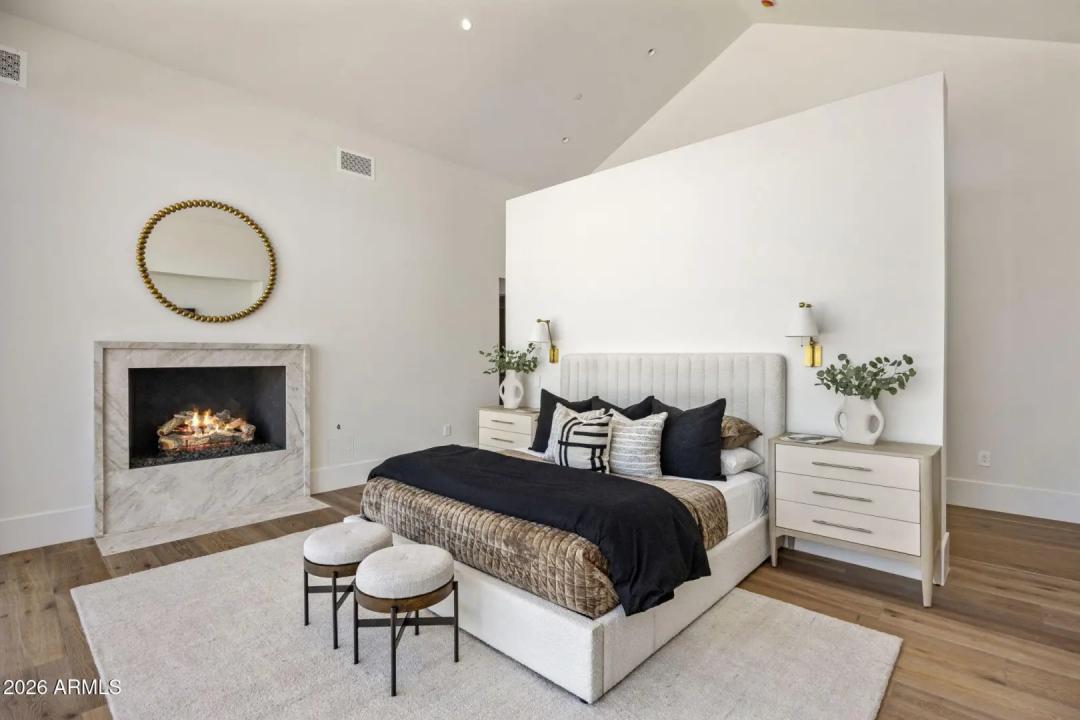 Real Estate Picture 9