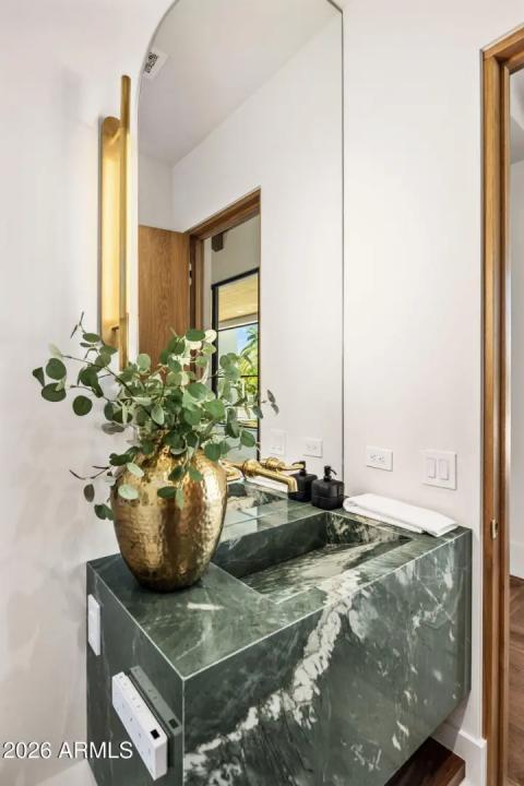 Real Estate Picture 8