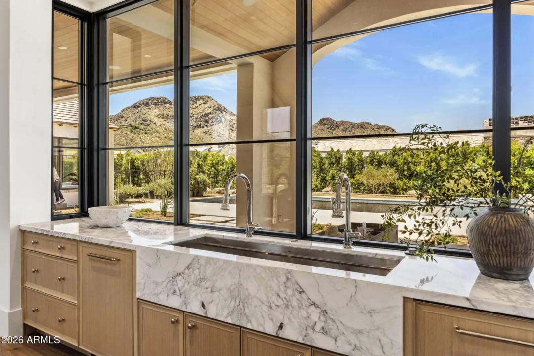 Real Estate Picture 5