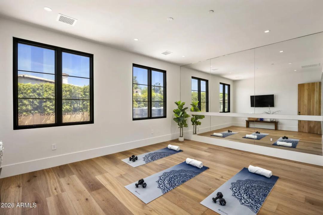 Real Estate Picture 10