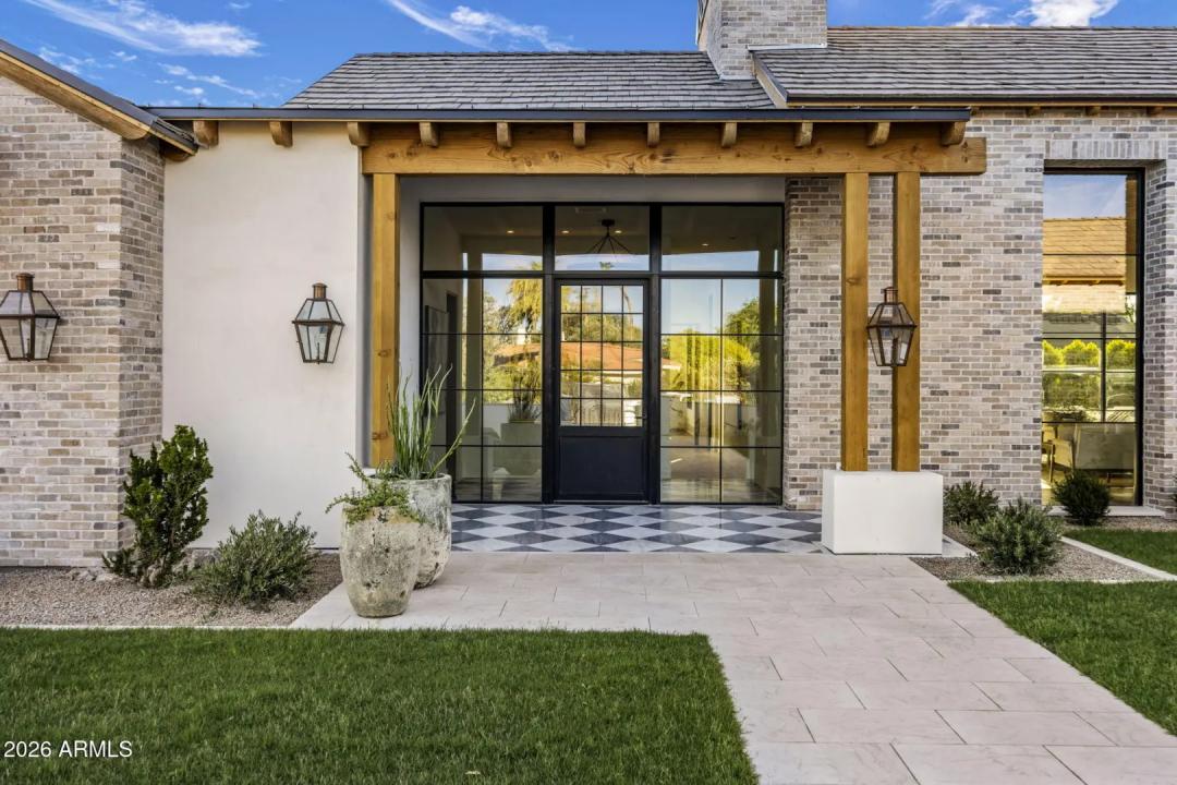 Real Estate Picture 9