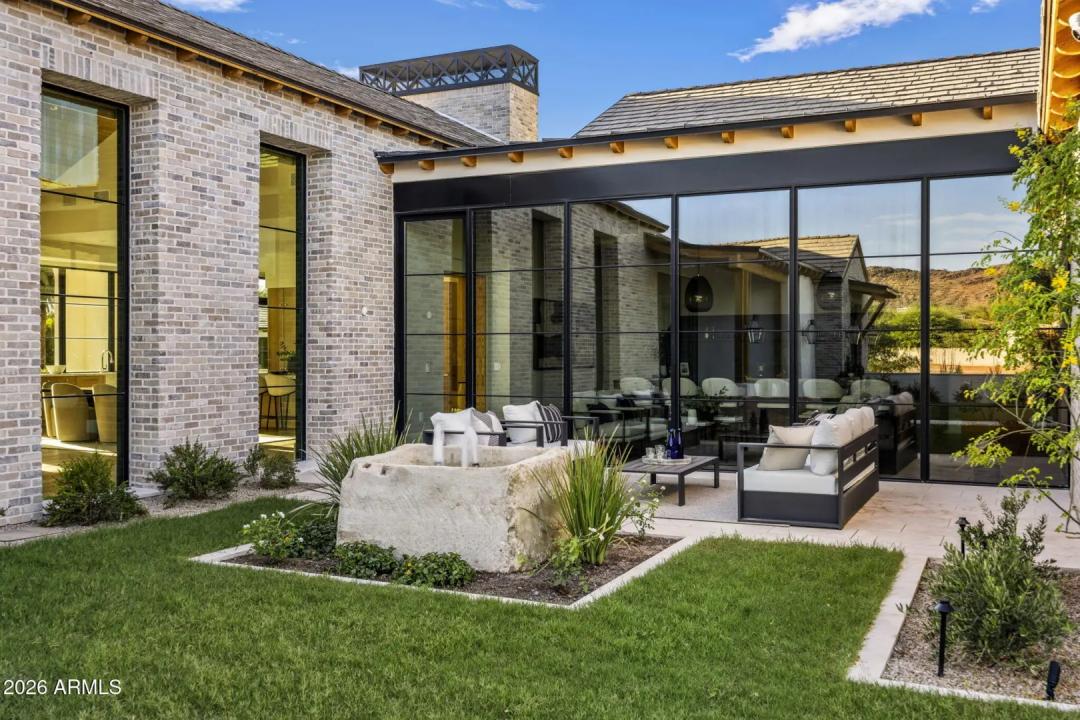 Real Estate Picture 11