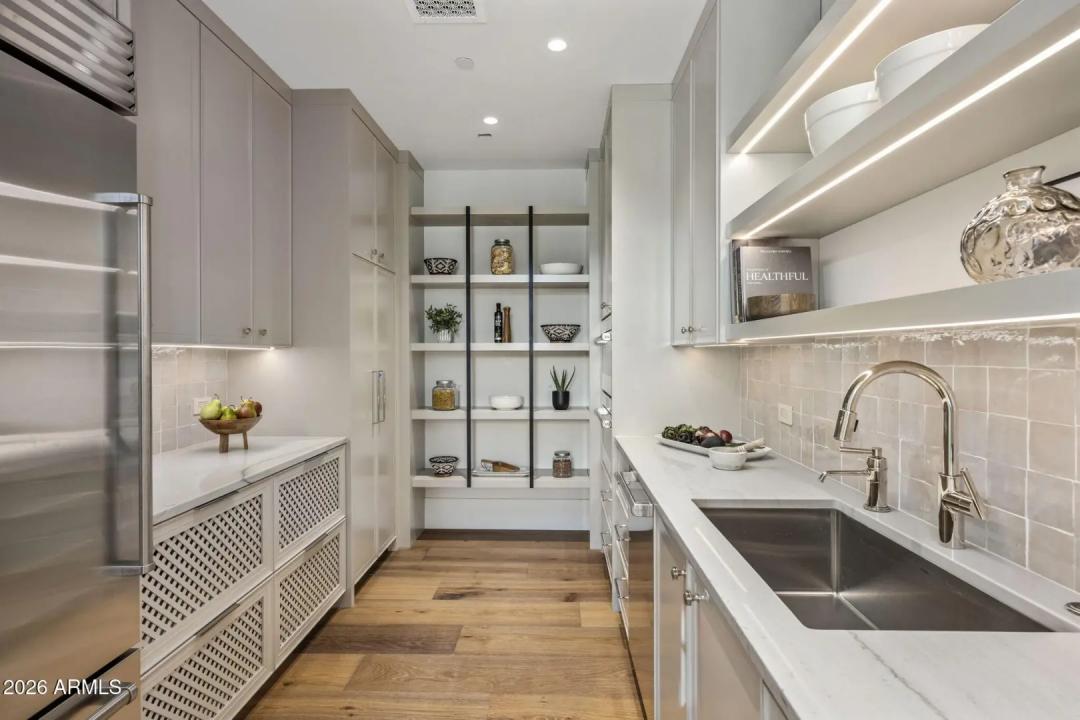 Real Estate Picture 23