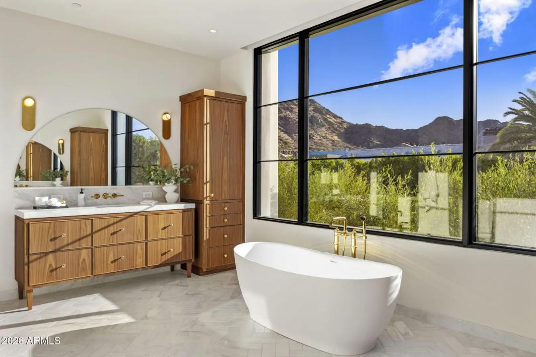 Real Estate Picture 17