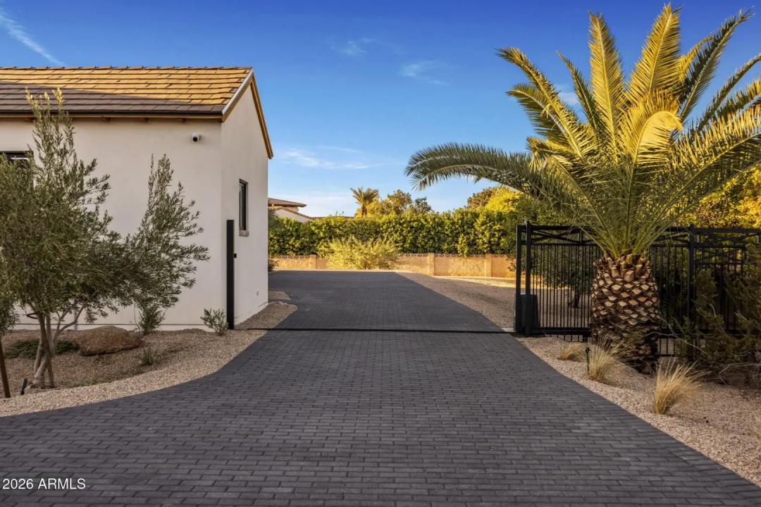 Real Estate Picture 38