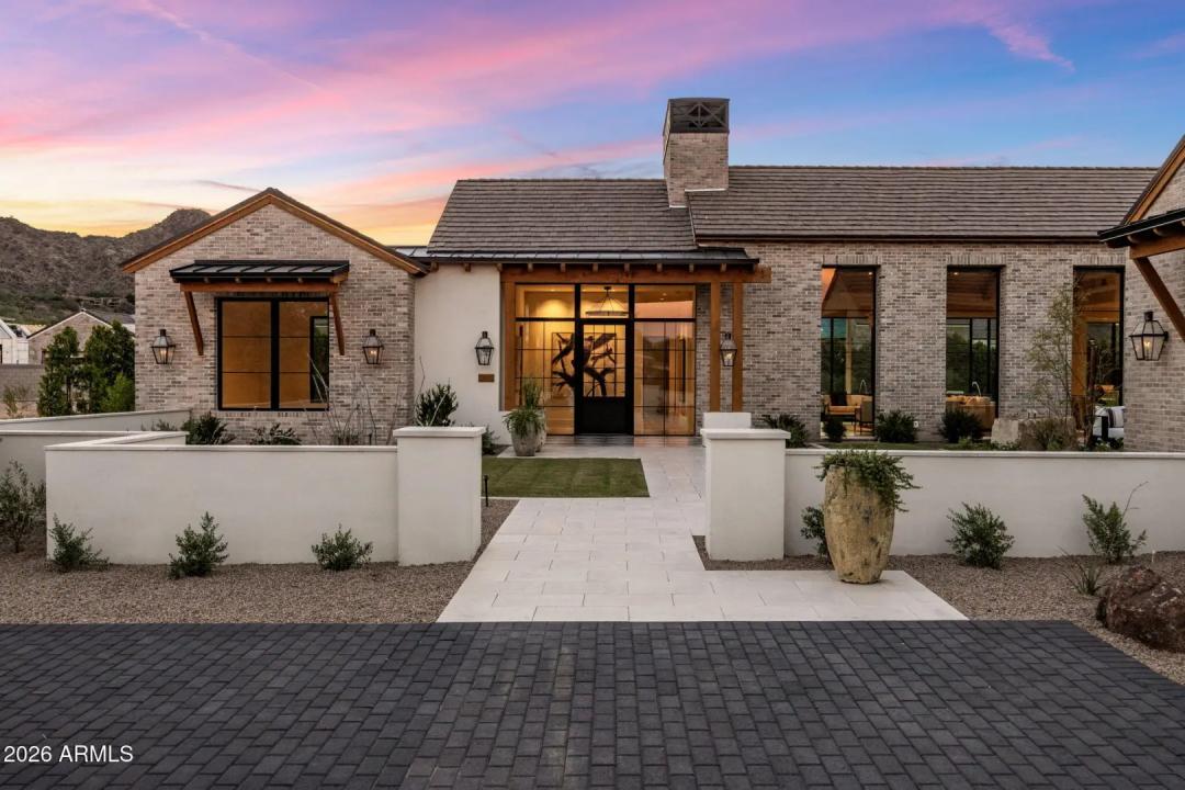 Real Estate Picture 3