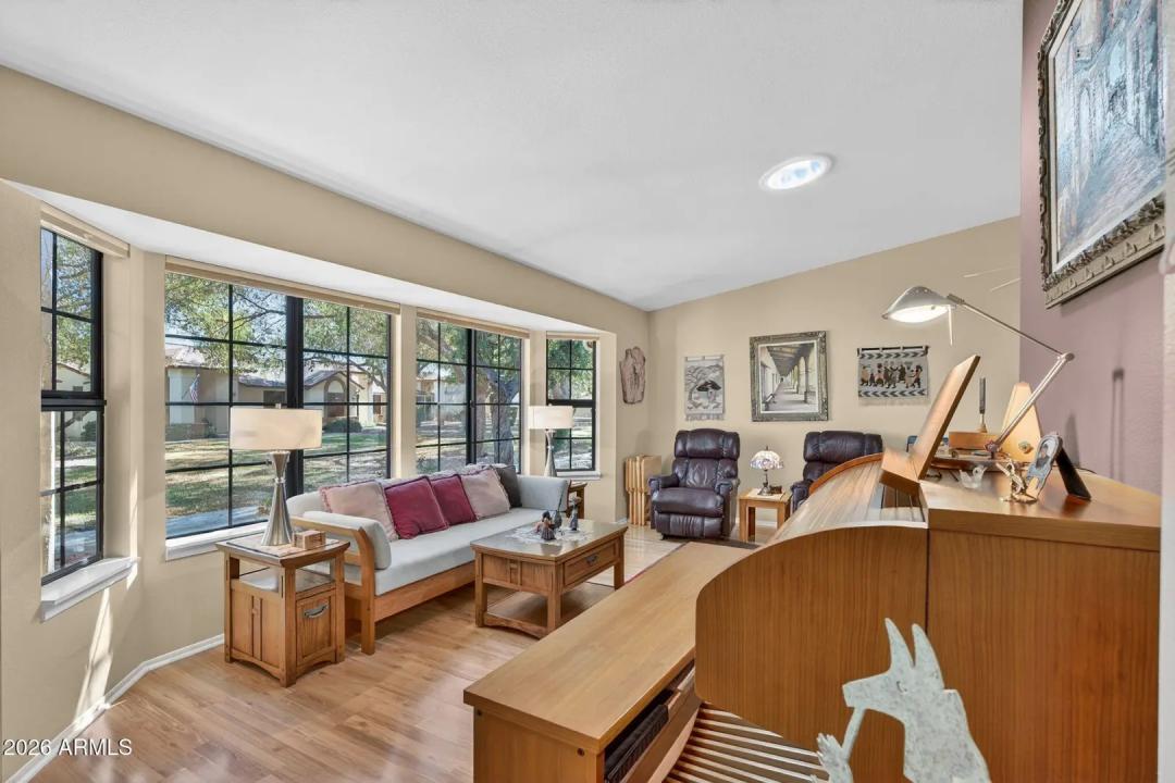 Real Estate Picture 3