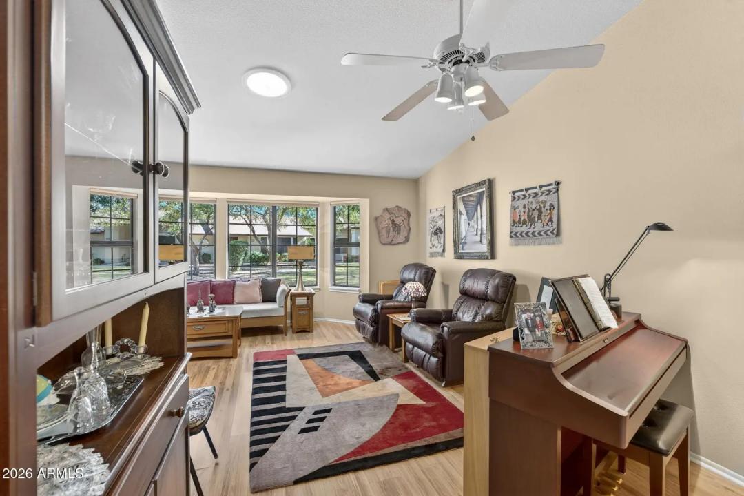 Real Estate Picture 5