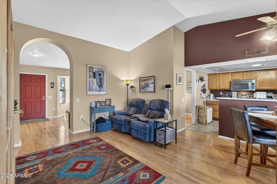 Real Estate Picture 7