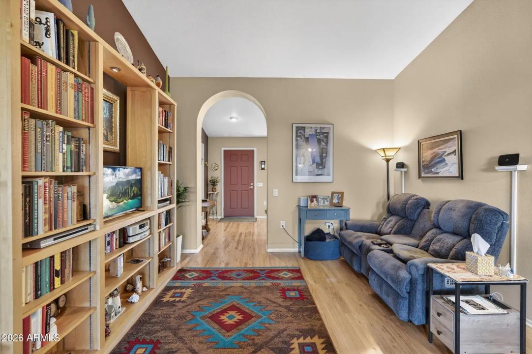 Real Estate Picture 8