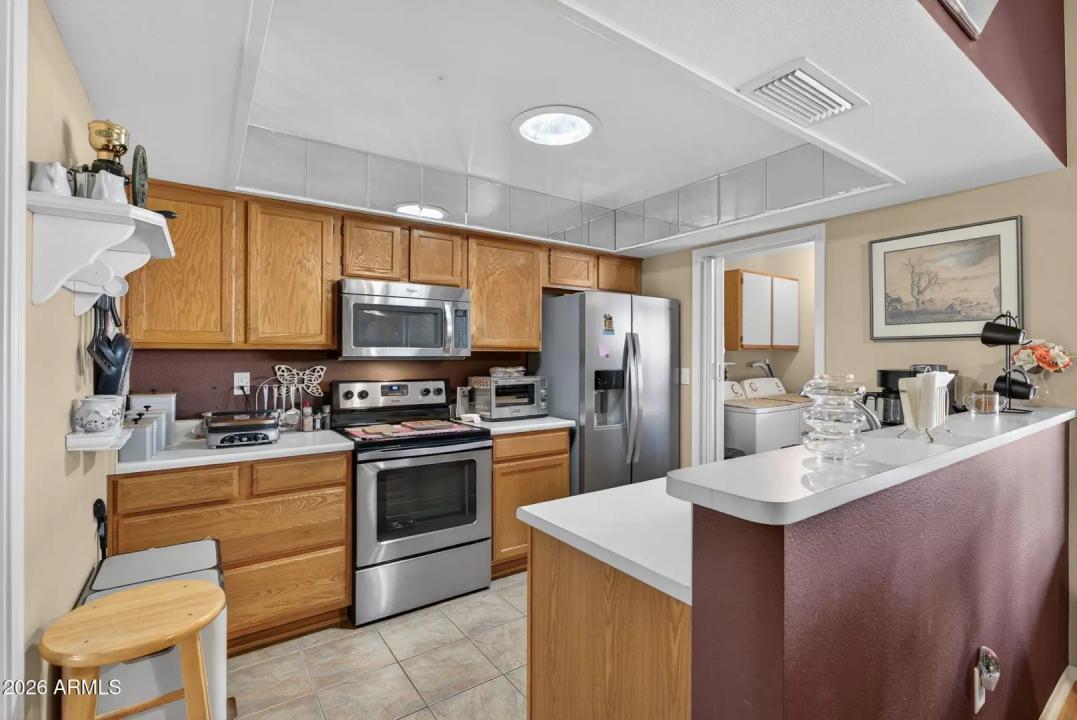 Real Estate Picture 11