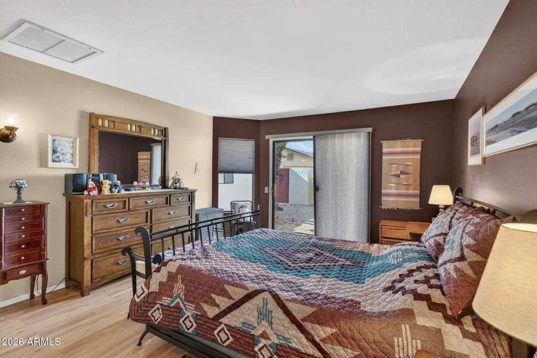 Real Estate Picture 22