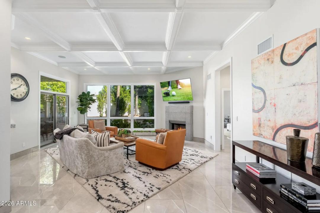 Real Estate Picture 4