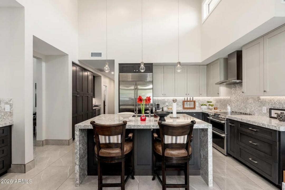 Real Estate Picture 12