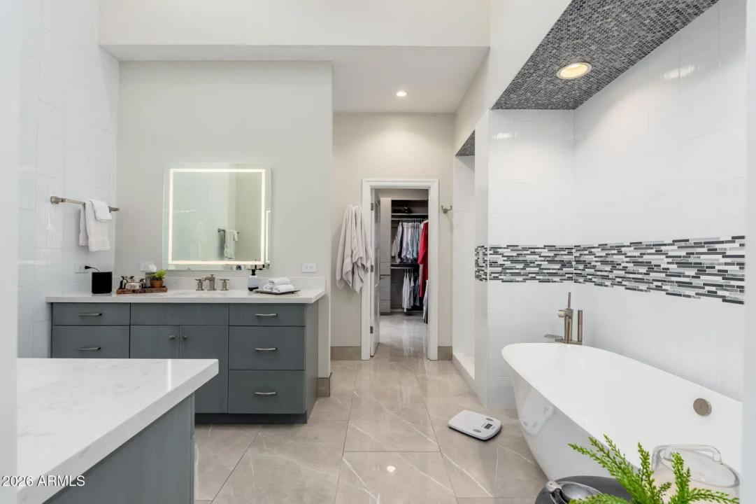 Real Estate Picture 19