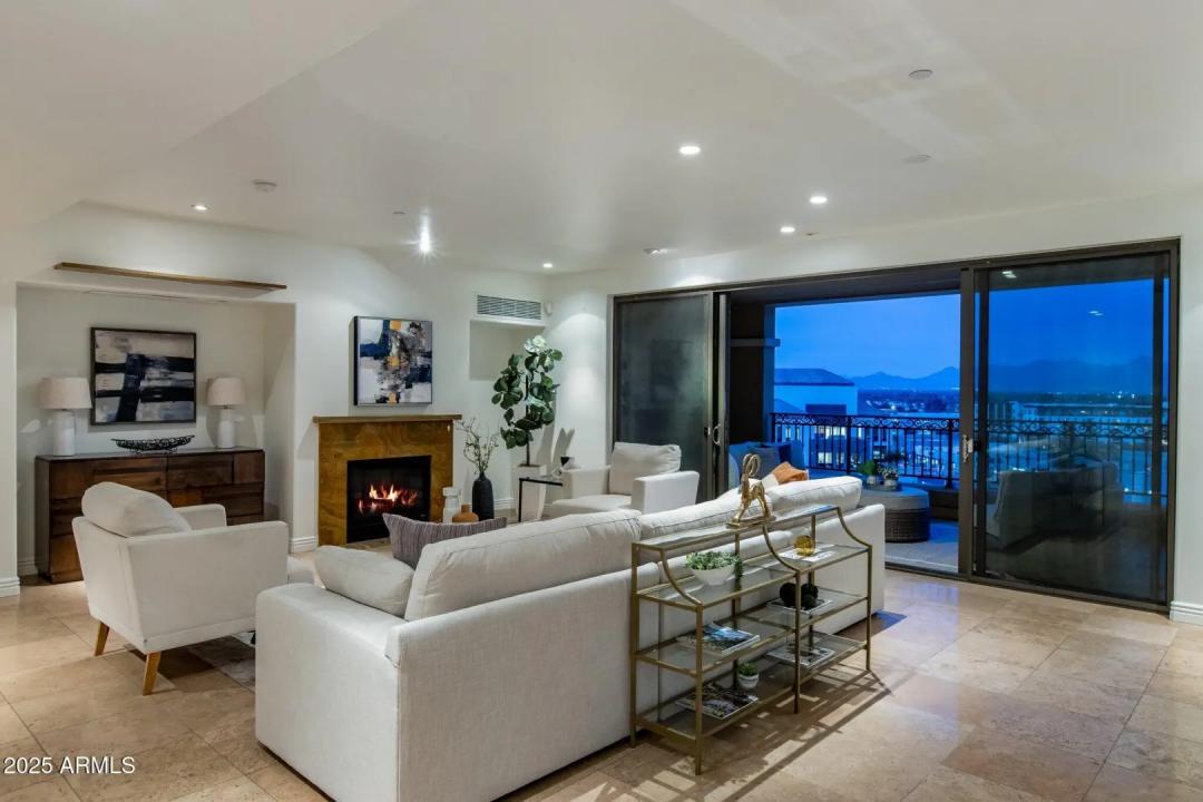 Real Estate Picture 3