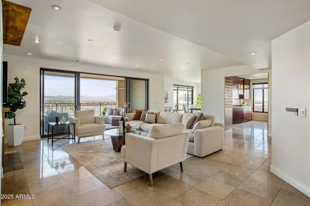 Real Estate Picture 4