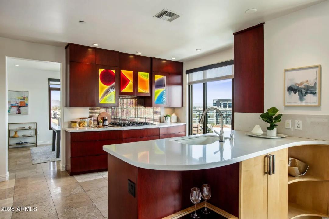 Real Estate Picture 9