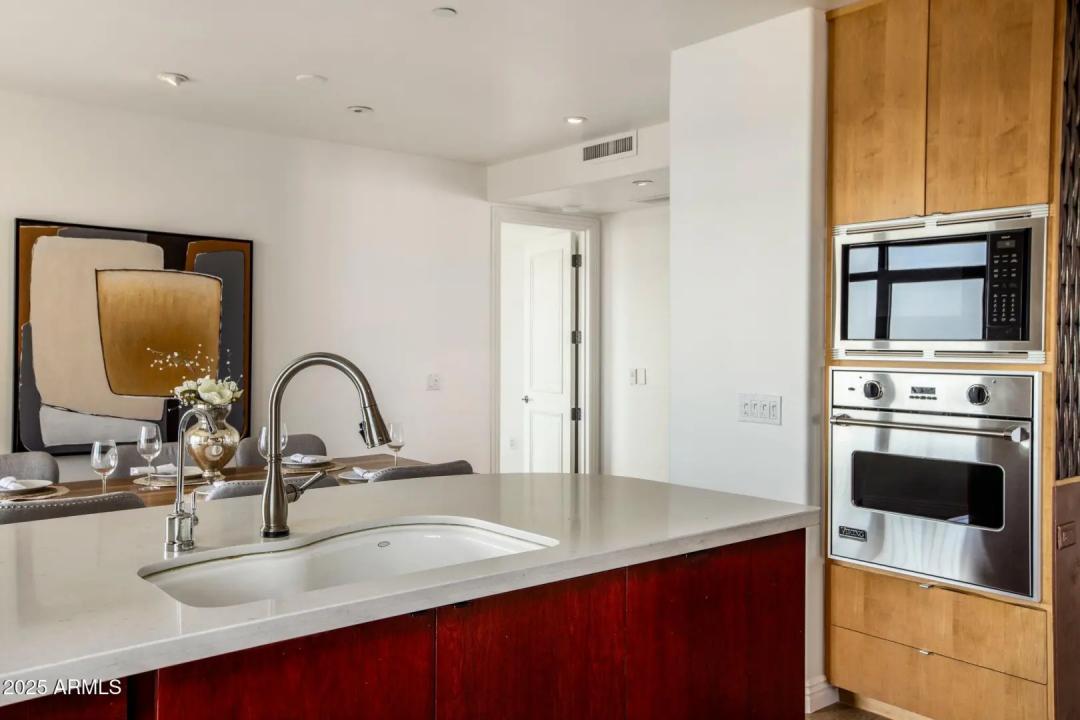 Real Estate Picture 10