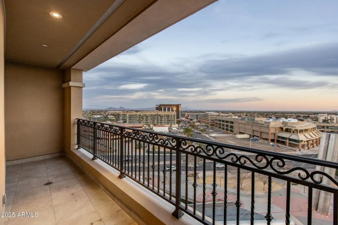 Real Estate Picture 16