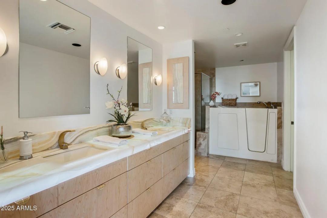 Real Estate Picture 19