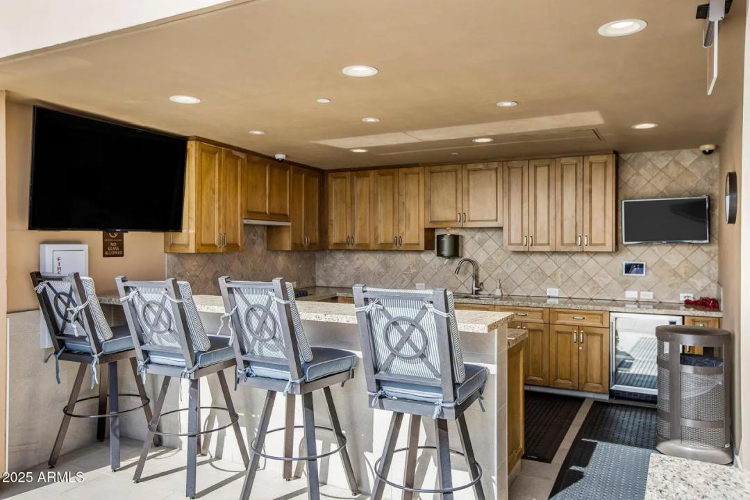 Real Estate Picture 37