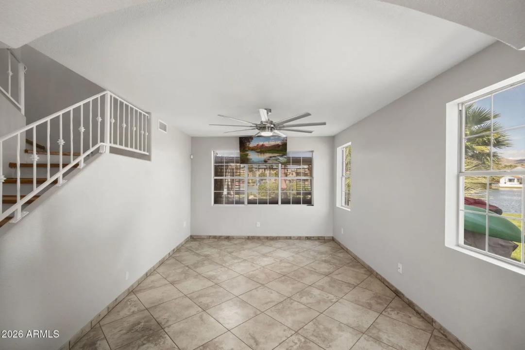 Real Estate Picture 7