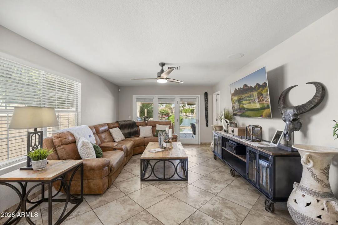 Real Estate Picture 8