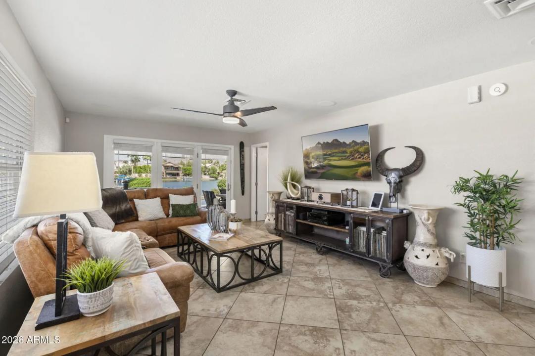 Real Estate Picture 9