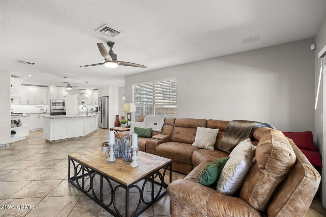 Real Estate Picture 11