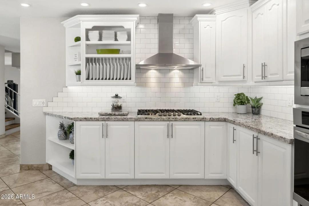 Real Estate Picture 5