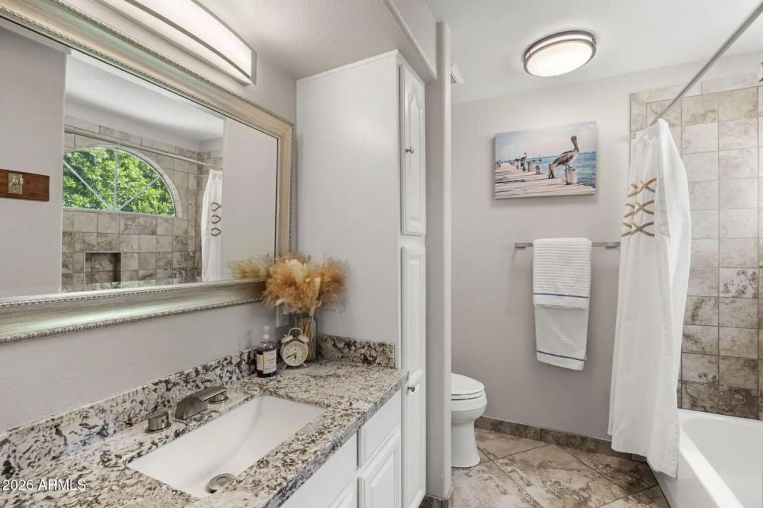 Real Estate Picture 23