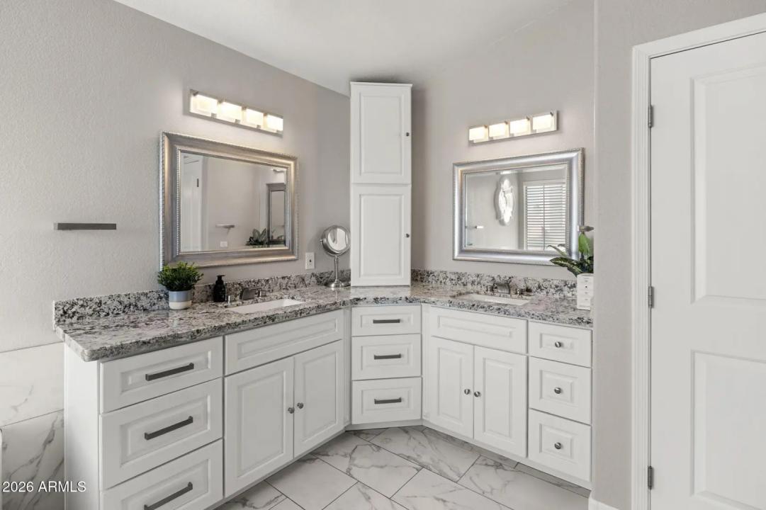 Real Estate Picture 18