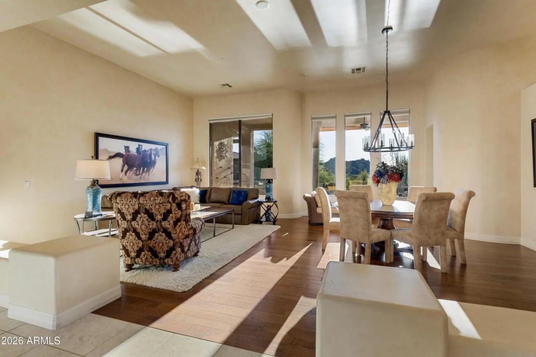 Real Estate Picture 8