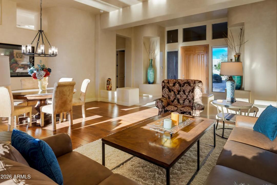 Real Estate Picture 11