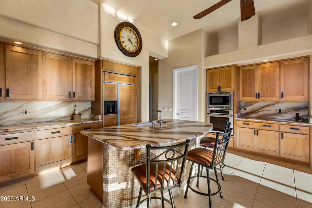 Real Estate Picture 14