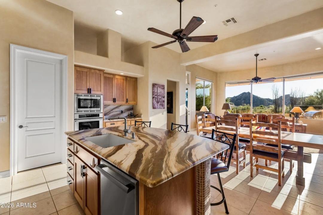 Real Estate Picture 4