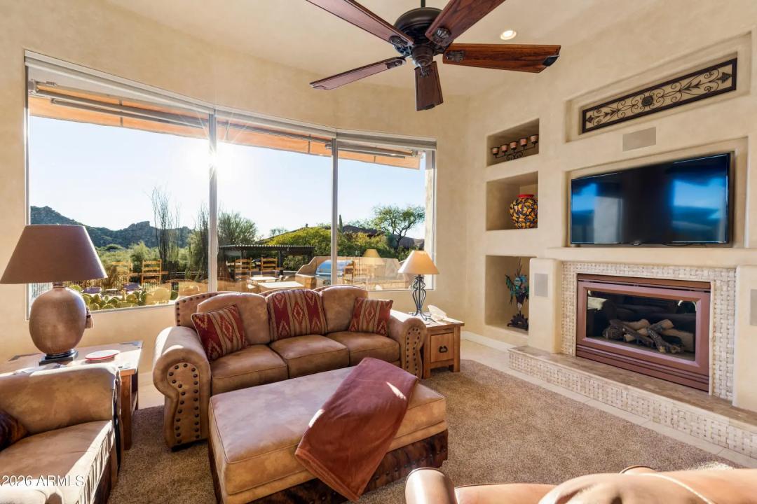 Real Estate Picture 5