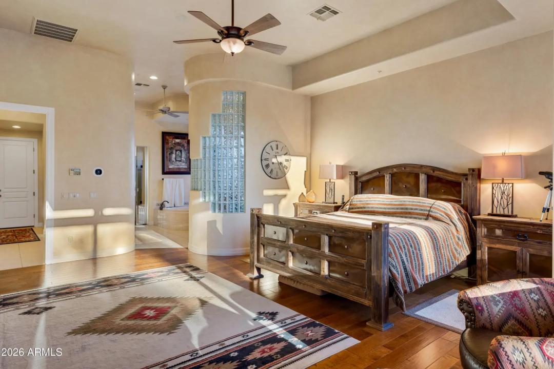 Real Estate Picture 6