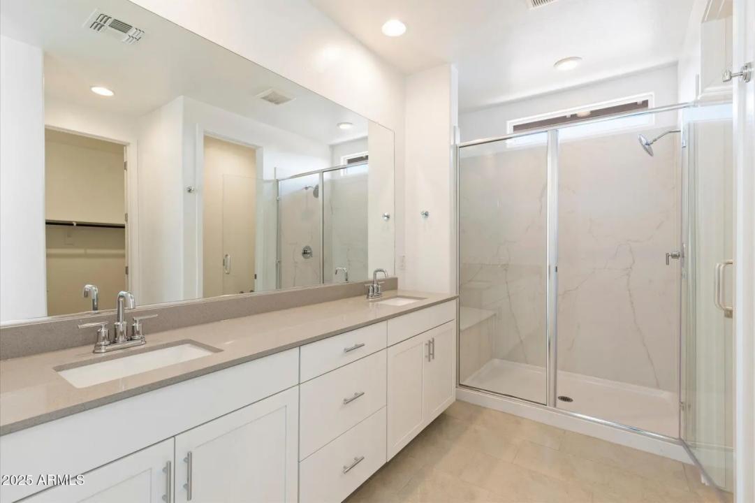 Real Estate Picture 6