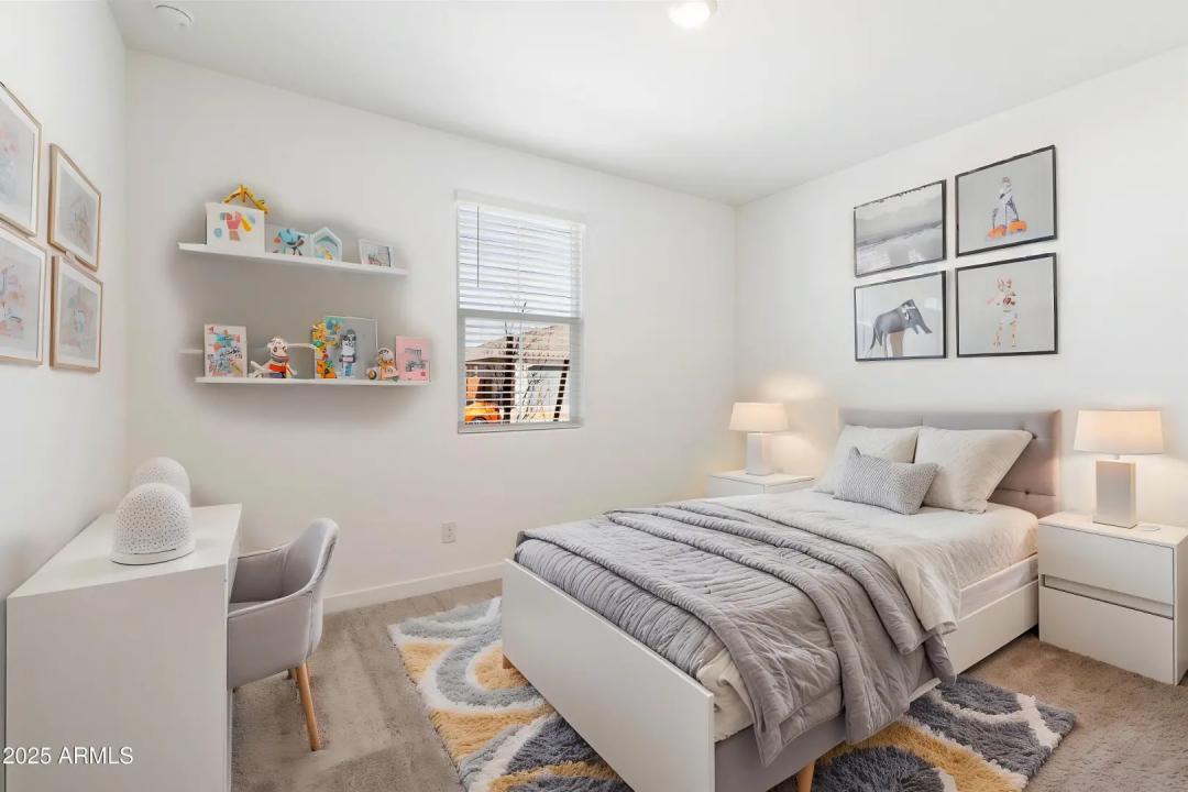 Real Estate Picture 7